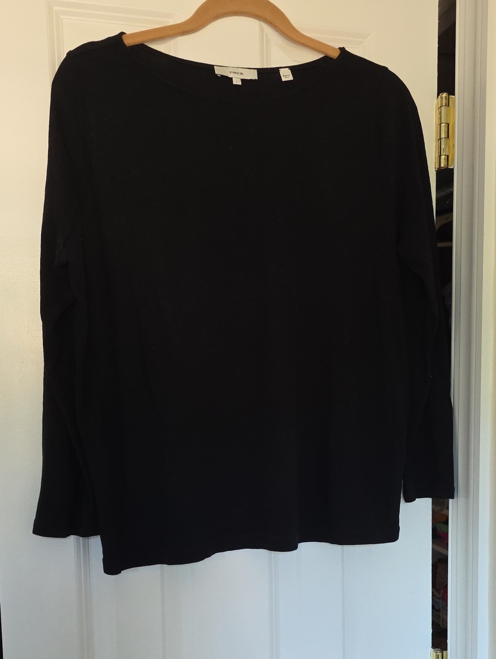 VINCE L/s Black Top, Size Large, 86% Cotton 14% Linen. EUC. Boat Neck